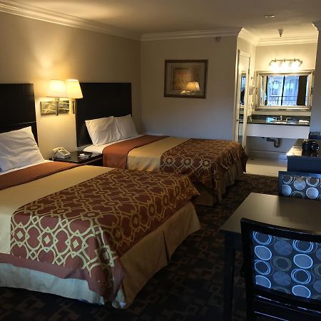 Castaic Inn Six Flags Valencia Экстерьер фото