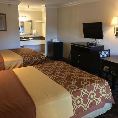 Castaic Inn Six Flags Valencia Экстерьер фото