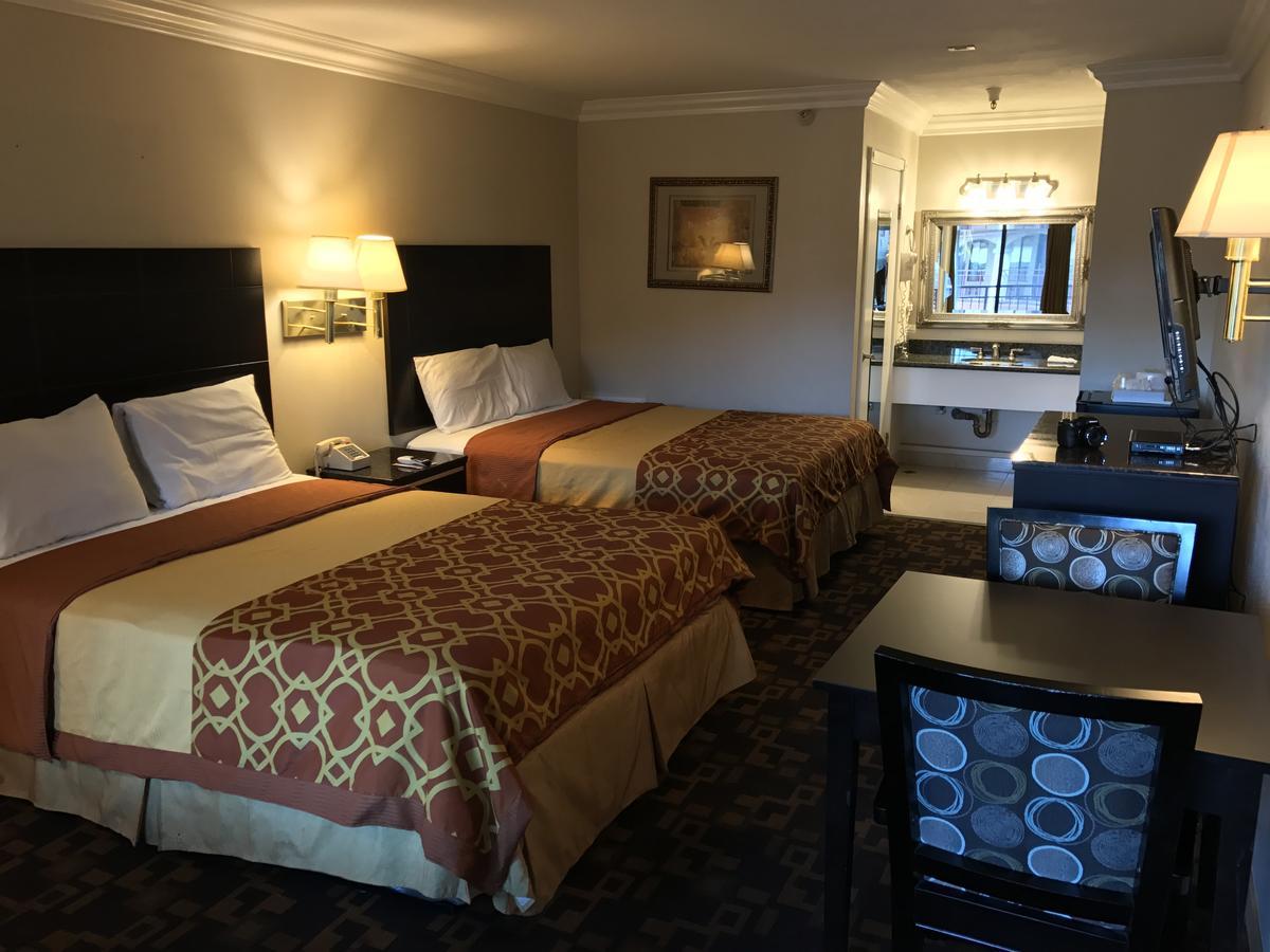 Castaic Inn Six Flags Valencia Экстерьер фото