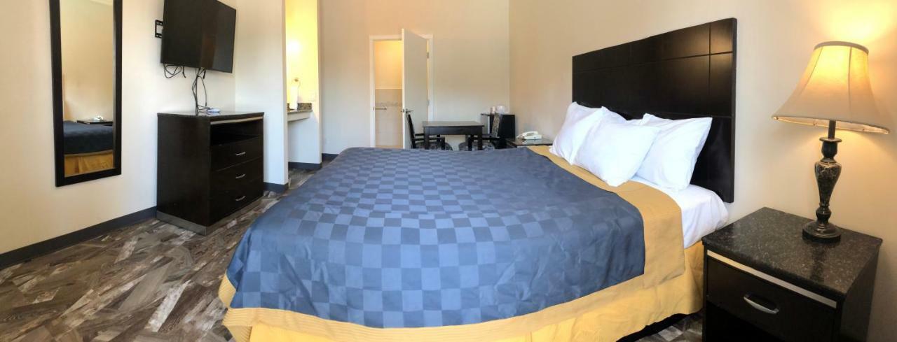 Castaic Inn Six Flags Valencia Экстерьер фото